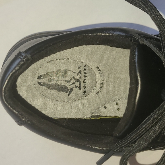 Boys' Hush Puppies Ty Oxford Black Uniform Dress Shoe, Size 4M - Picture 5 of 9